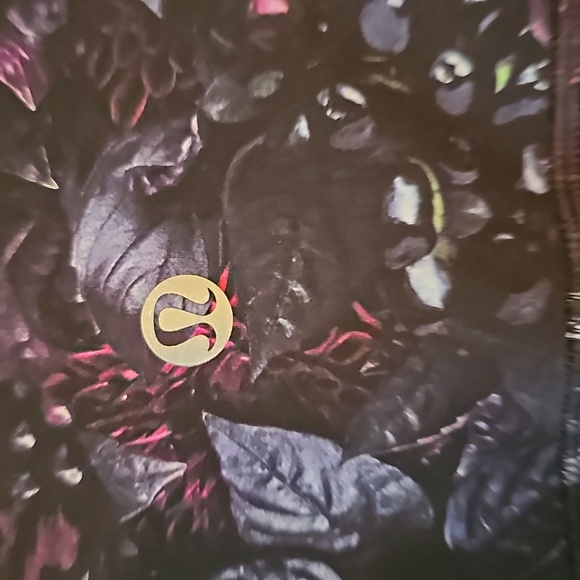 243. Lululemon Wunder Under High Rise Tight - Picture 6 of 9